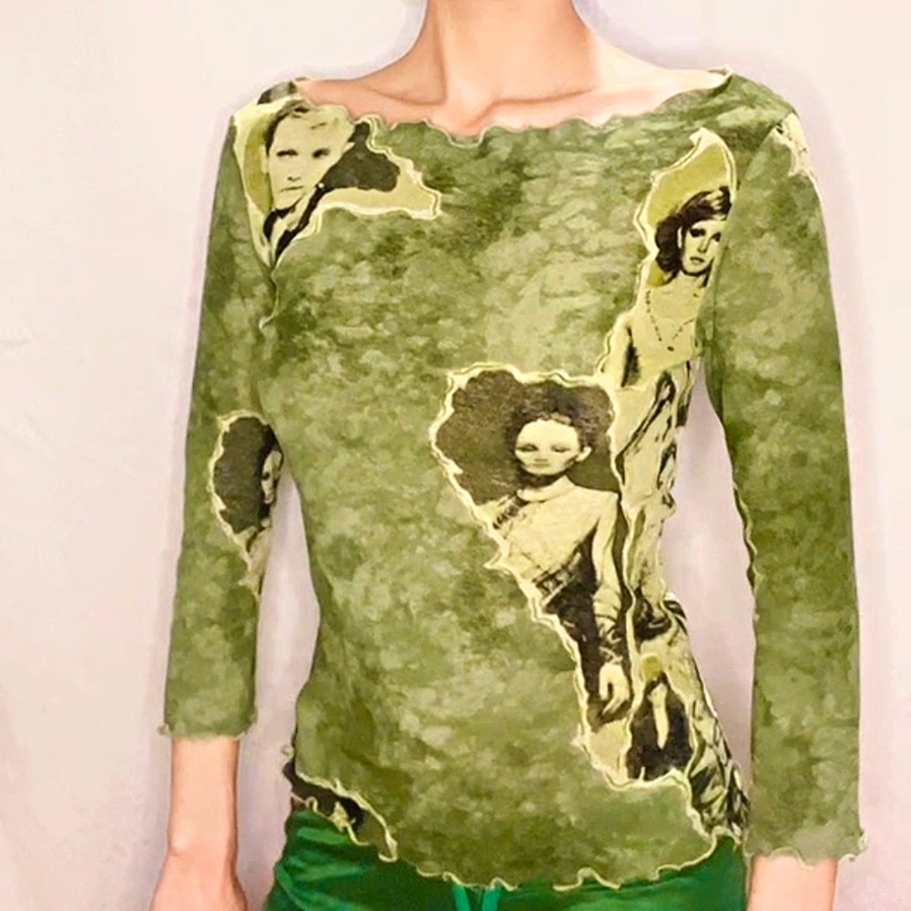 2000’s model green top